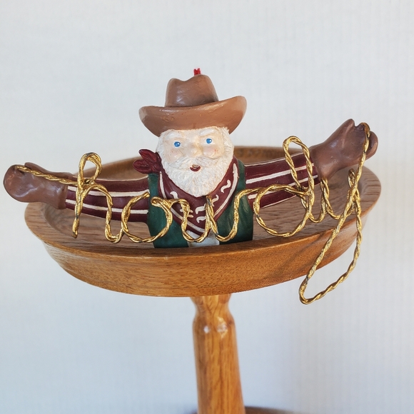 Santa Cowboy Howdy Resin Christmas Ornament Barbed Wire Western Bandana - Picture 2 of 5